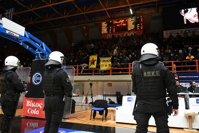 Ποινή για την χρήση καπνογόνων στην ΑΕΚ Betsson από την ΔΕΑΒ