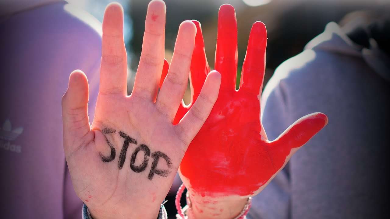 «Μαμά δεν το έκανα…» – Τι λέει η μητέρα του 14χρονου που κατηγορείται για βιασμό