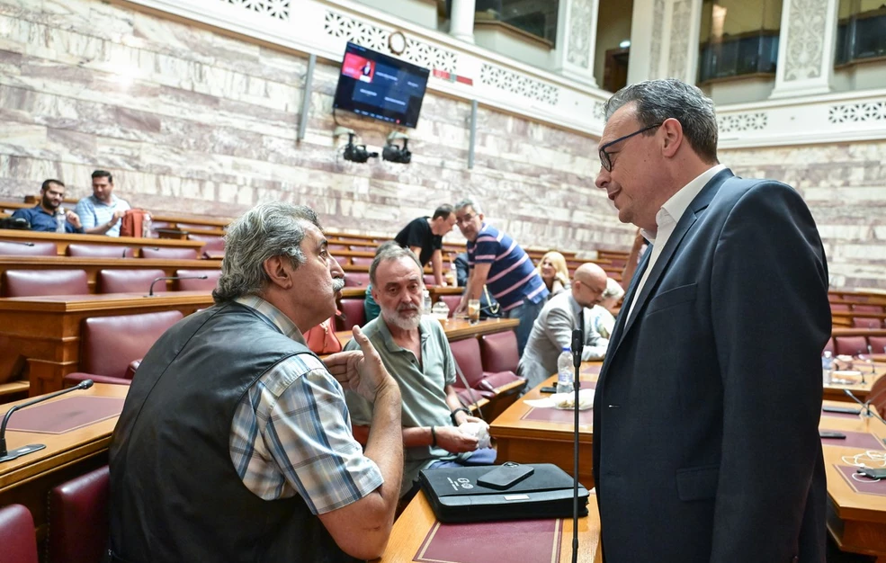 Συναντήσεις Φάμελλου με Πολάκη και στελέχη του ΣΥΡΙΖΑ για την αναδιοργάνωση της Κοινοβουλευτικής Ομάδας