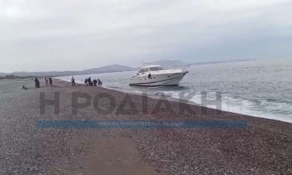 Λαθρομετανάστες βγήκαν με θαλαμηγό σε παραλία της Ρόδου (Βίντεο)
