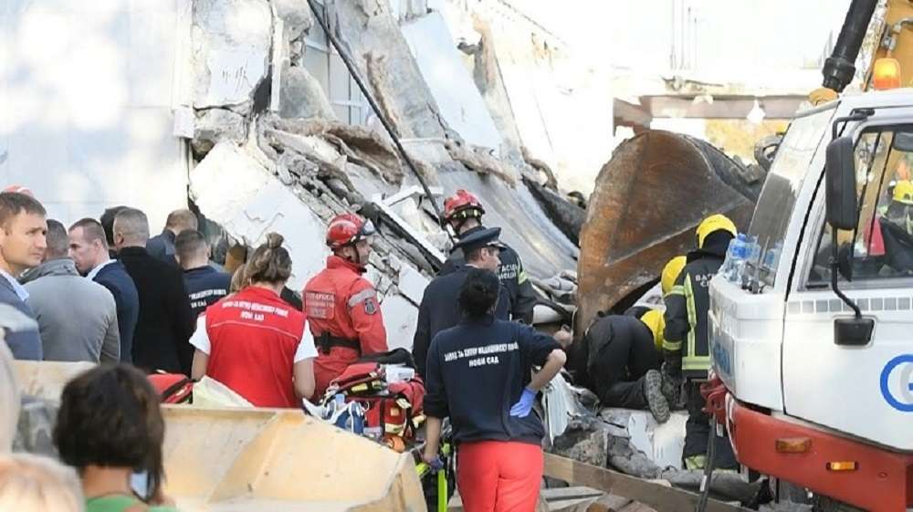 «ΣΕΙΣΜΟΣ»: «Συνελήφθησαν» πρώην υπουργός και άλλοι πέντε για την τραγωδία στο Νόβι Σαντ