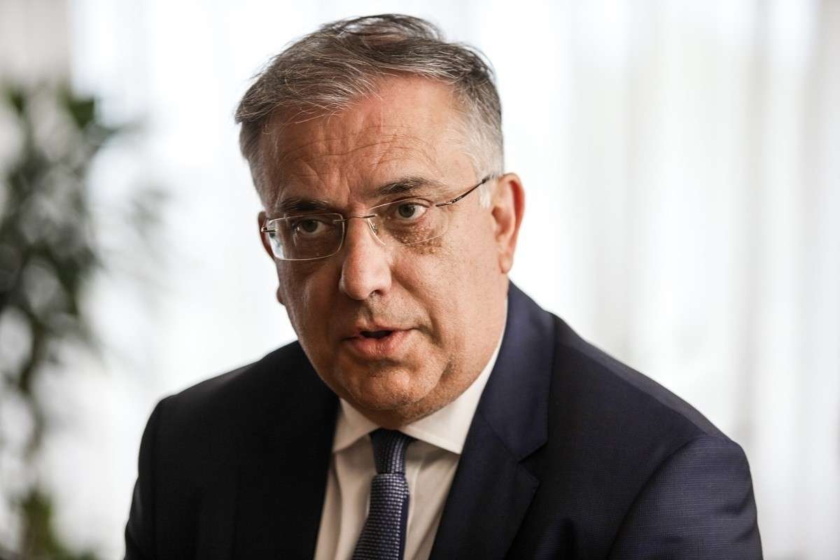 Σου κόβουν την κάλυψη και σου ζητούν και τα ρέστα – «Κατάγγειλέ το αν θες», η απάντηση Θεοδωρικάκου