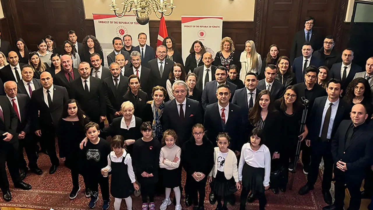 Τελετή μνήμης για τον σφαγέα Ατατούρκ στην Τουρκική Πρεσβεία της Αθήνας