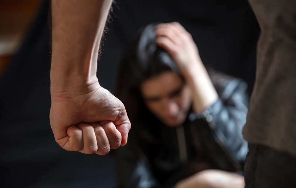 Υπόθεση ξυλοδαρμού στη Πάτρα: «Τη χτυπούσε στο μπαλκόνι»