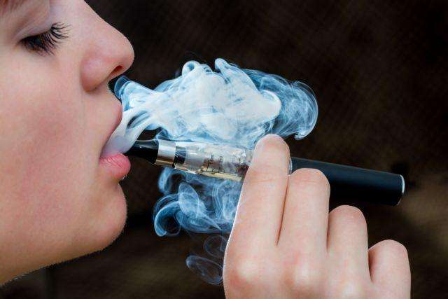 Μελέτη διαπιστώνει ότι το vaping προκαλεί άμεσες επιπτώσεις στην αγγειακή λειτουργία