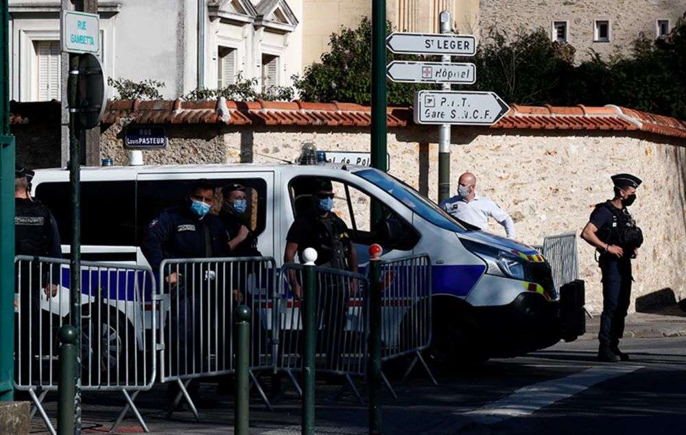 Επίθεση με τσεκούρι σε σιδηροδρομικό σταθμό – Τέσσερις τραυματίες