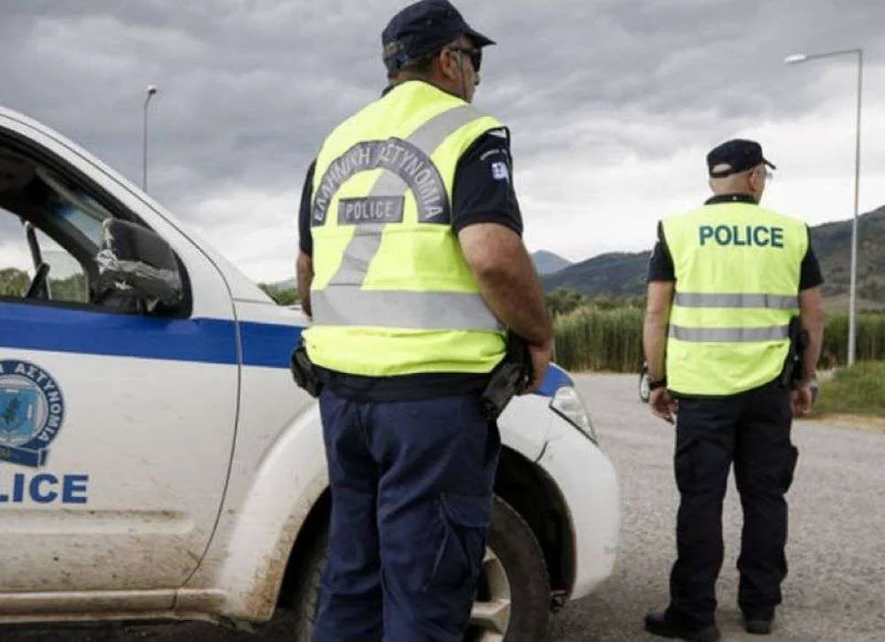 Βόλος: Σχολικό λεωφορείο για παιδιά ΑμεΑ καρφώθηκε σε τοίχο σπιτιού