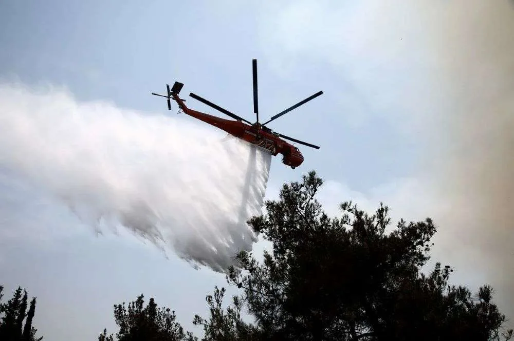 Φωτιά στη Χαλκιδική: Ήχησε το 112 στους κατοίκους – “Απομακρυνθείτε προς Νέο Μαρμαρά”