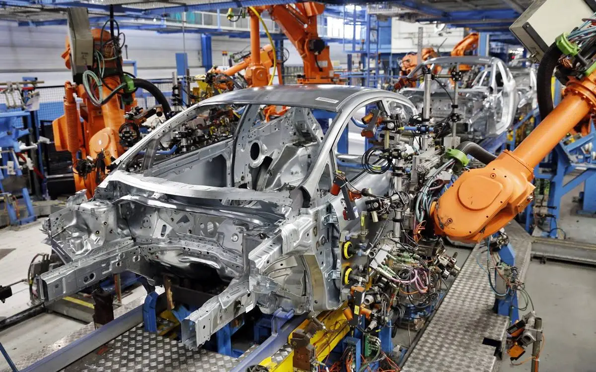 Volkswagen: Στάσεις εργασίας σε 9 εργοστάσια ξεκίνησαν οι εργάτες