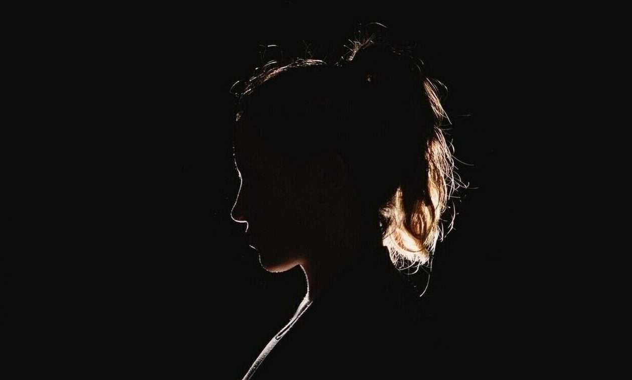 Κατηγορείται ότι αποπειράθηκε να βιάσει 30χρονη στην είσοδο οικοδομής