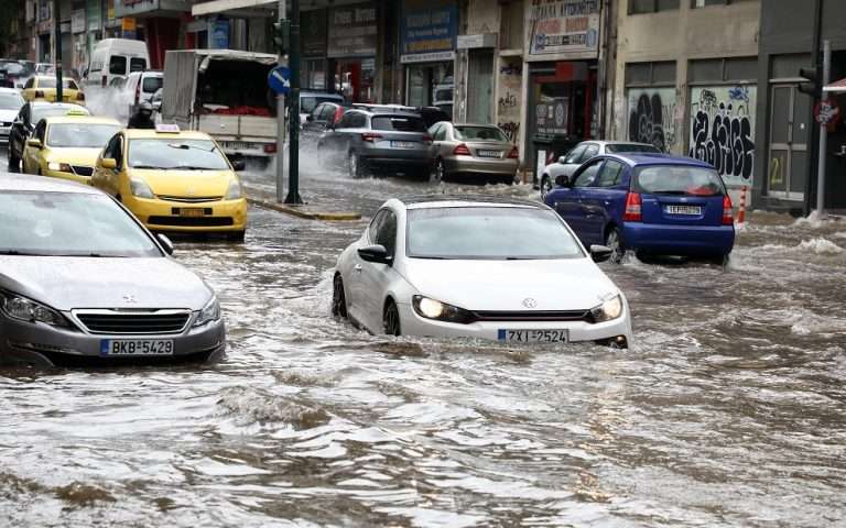 Προβλέπεται να πέσουν 100 τόνοι νερού ανά στρέμμα – Ποιες περιοχές ενδέχεται να πληγούν
