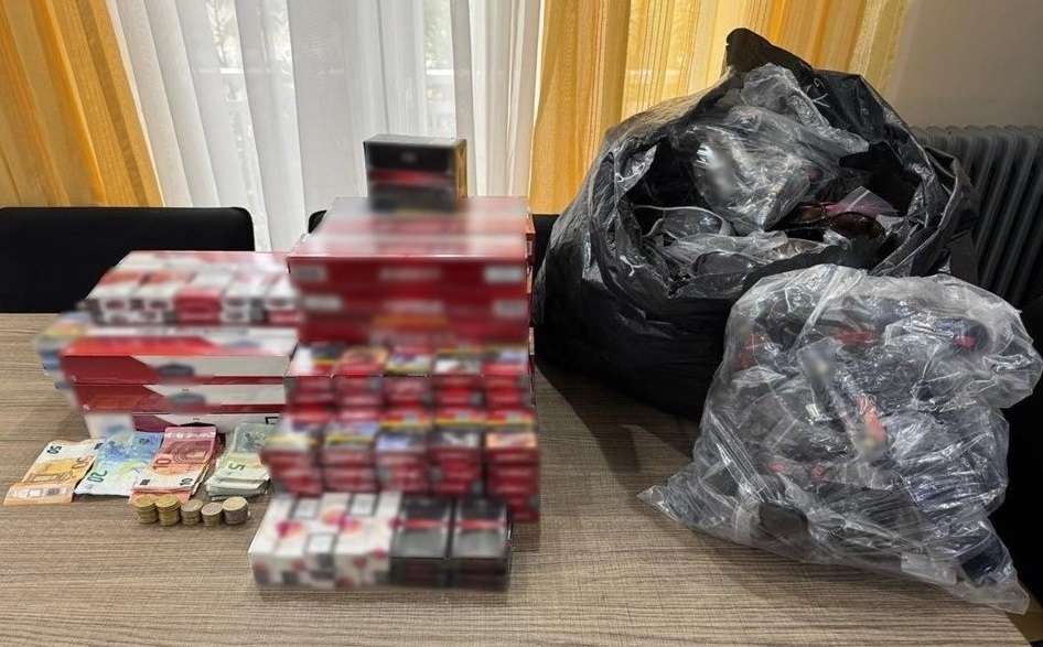 Συνελήφθη γιατί είχε σπίτι της 490 πακέτα λαθραία τσιγάρα και 396 ζευγάρια γυαλιά ηλίου (φωτο)