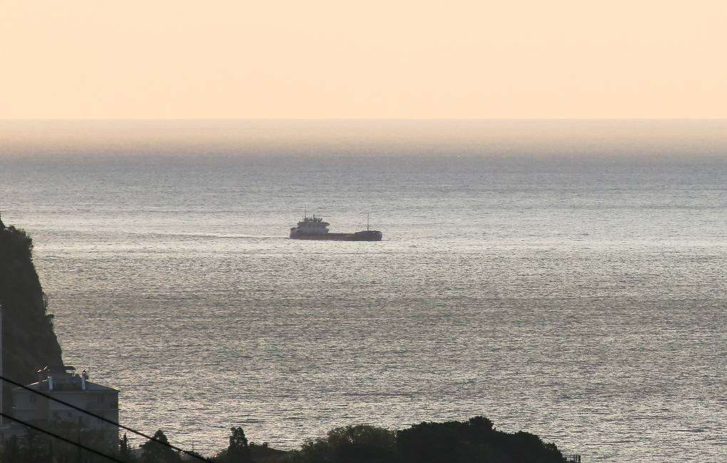 Ρωσικά φορτηγά πλοία συγκρούονται στο στενό του Κερτς προκαλώντας έκτακτη κατάσταση πετρελαιοκηλίδας