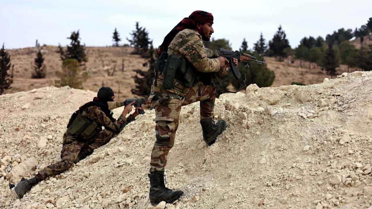 Κούρδοι: Η Τουρκία παρέχει «αεροπορική υποστήριξη» σε εξτρεμιστές που παραβιάζουν την εκεχειρία στη βόρεια Συρία