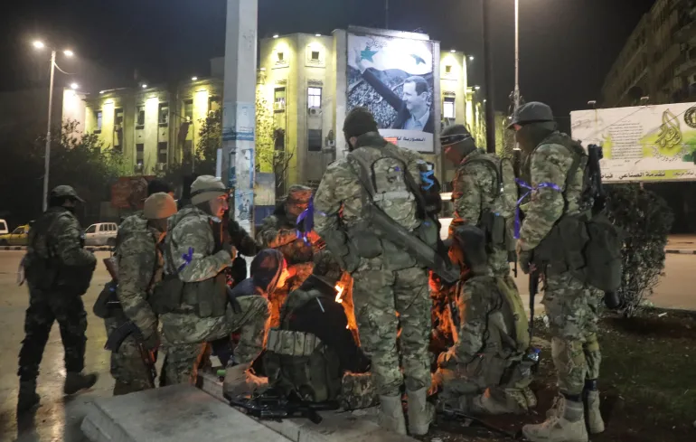 Οι Σύροι αντάρτες φτάνουν στο κεντρικό Χαλέπι καθώς ο στρατός ανακοινώνει «προσωρινή υποχώρηση»