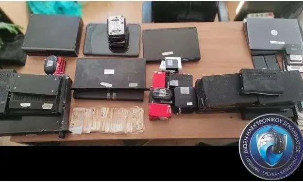 Χειροπέδες σε 48χρονο για πειρατεία -Είχε στήσει χώρους αναμετάδοσης σε Λαύριο και Νέα Ιωνία