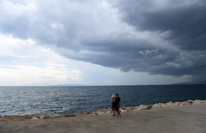 Καιρός: Επιδείνωση με καταιγίδες, χαλάζι και κρύο