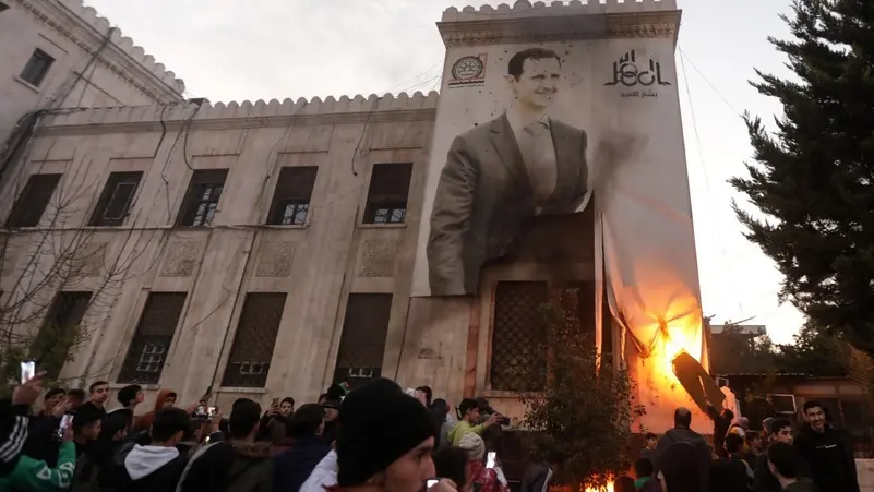 Λεηλατήθηκε η πρεσβεία του Ιράν στη Δαμασκό