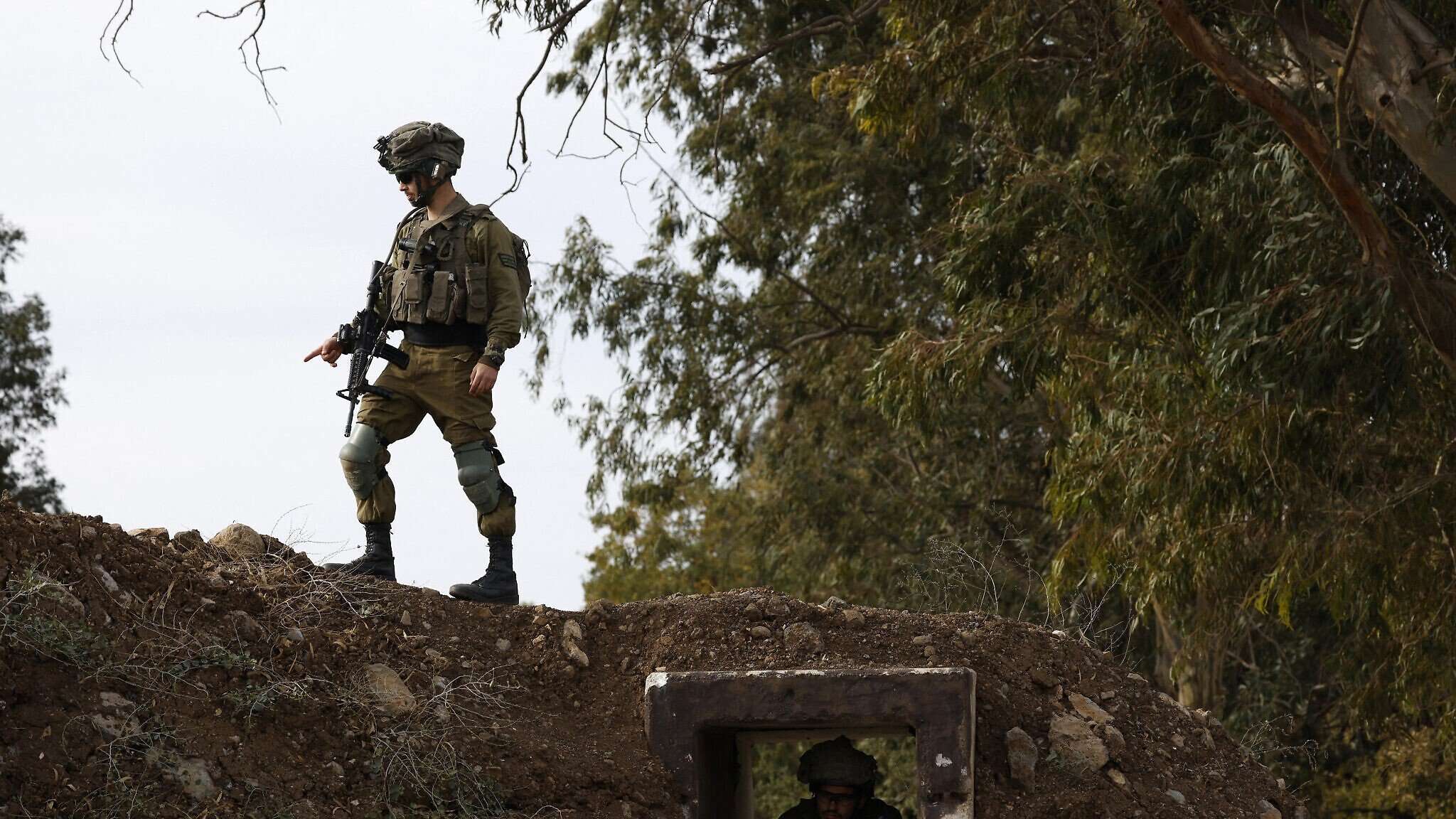Το Ισραήλ επεκτείνει την κατοχή των Υψιπέδων του Γκολάν καθώς πέφτει η κυβέρνηση Άσαντ