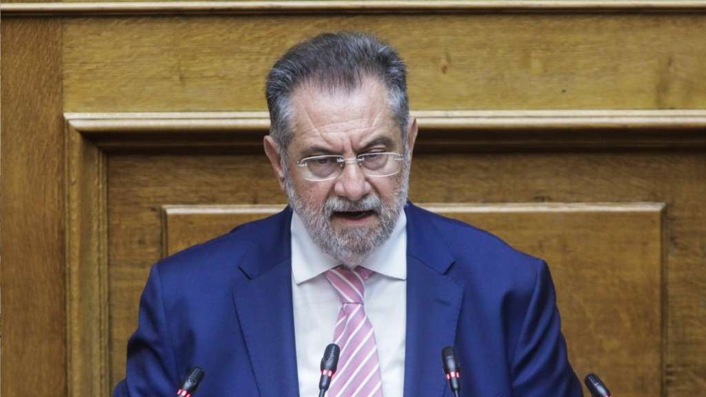 Βουλευτής μιλούσε μέσω βιντεοκλήσης σε Επιτροπή και οδηγούσε (Βίντεο)