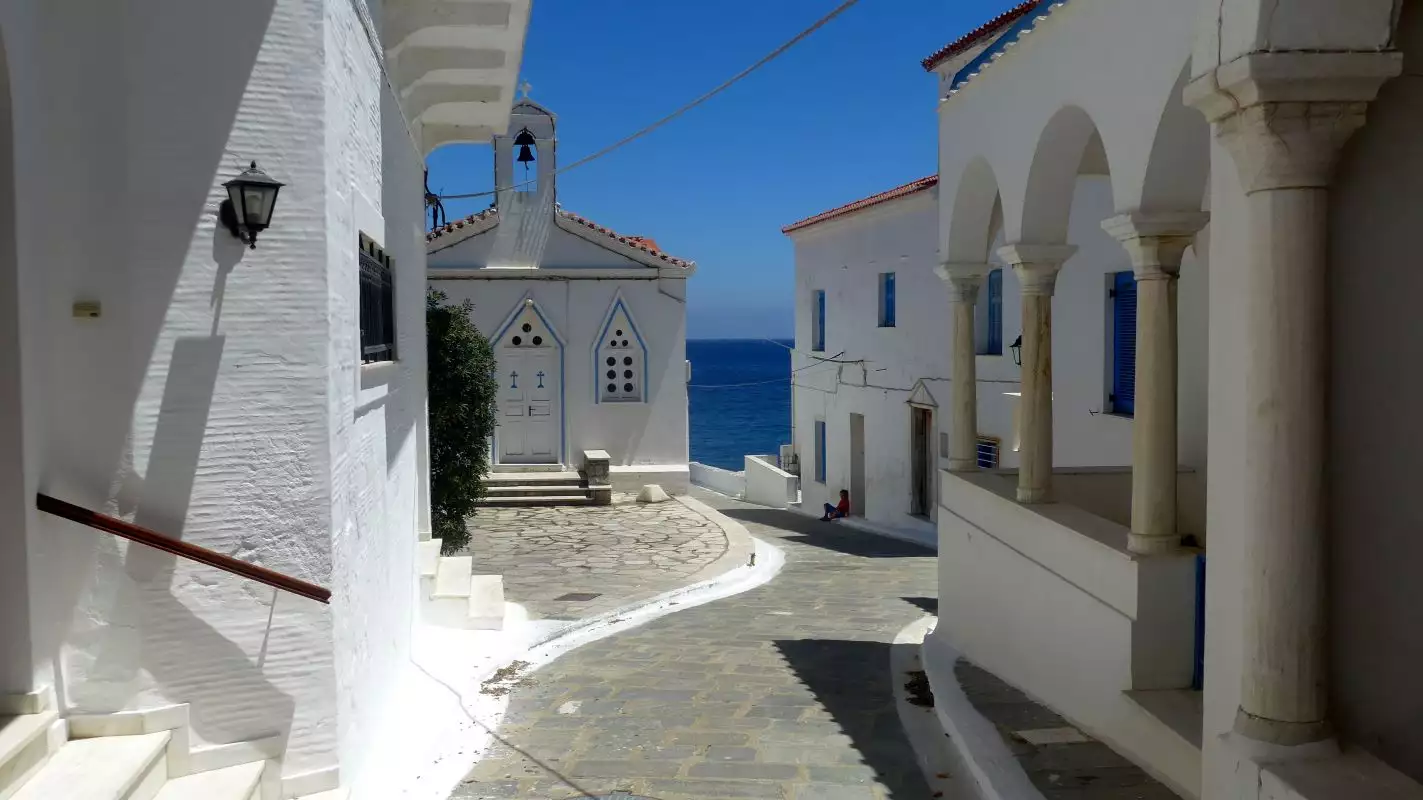 Στην κορυφή του κόσμου η Άνδρος για το 2025 -Τα «υποσχόμενα μέρη» για διακοπές