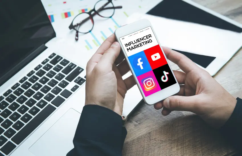 ΑΑΔΕ: Στο στόχαστρο 20 γνωστοί influencers που «χρεώνουν» ως και €10.000 μια ανάρτηση