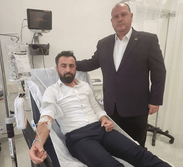 Αντιδήμαρχος του Δήμου Μεντερές της Σμύρνης ξυλοκοπήθηκε στο γραφείο του – ‘Εχασε την όραση από το ένα μάτι!