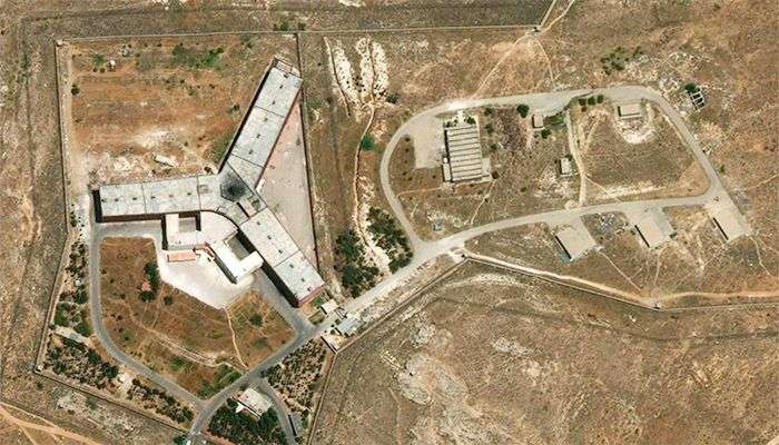 Τουρκικό ΜΜΕ κινηματογράφησε ομάδες που ερευνούν μυστικά διαμερίσματα σε κέντρο βασανιστηρίων στη Συρία