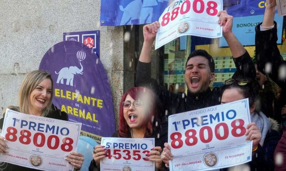 Ισπανία: Ο «Χοντρός» μοίρασε σχεδόν 3 δισ. ευρώ στους τυχερούς – Μία παράδοση 200 ετών
