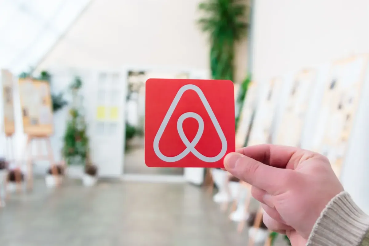 Airbnb: Επιστολή διαμαρτυρίας στον Πρωθυπουργό από ιδιοκτήτες ακινήτων -Τι προτείνουν