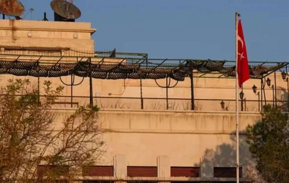 Μετά από 12 χρόνια ανοίγει και πάλι η τουρκική πρεσβεία στη Δαμασκό