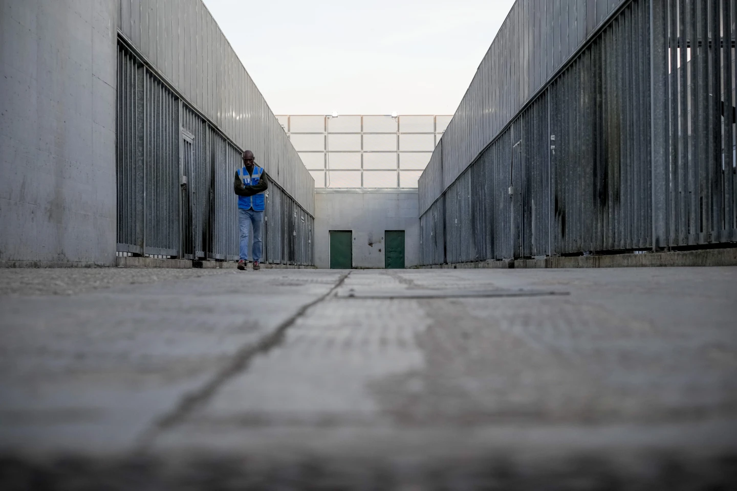 Το ευρωπαϊκό παρατηρητήριο κατά των βασανιστηρίων καταγγέλλει την Ιταλία για τις καταχρήσεις κράτησης μεταναστών