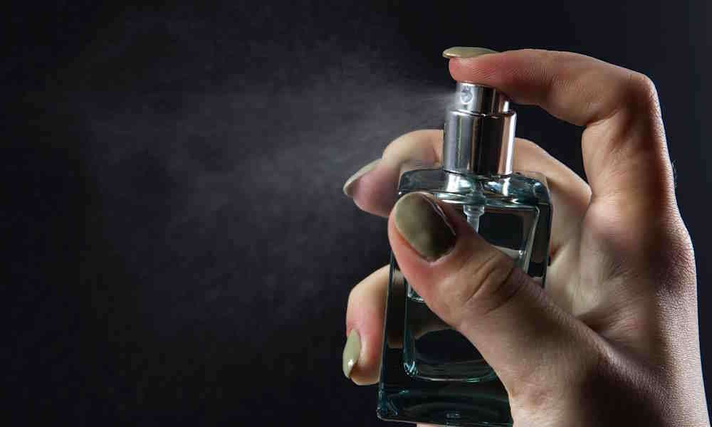 Έρευνα κρούει τον κώδωνα του κινδύνου για τα αρώματα