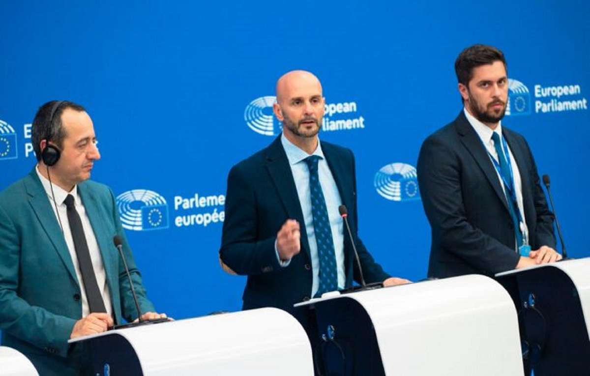 Εμμανουήλ Φράγκος και Γεάδης Γεάδη ξεφτίλισαν Τούρκους βουλευτές και Κεφαλογιάννη στο Ευρωκοινοβούλιο – ΒΙΝΤΕΟ