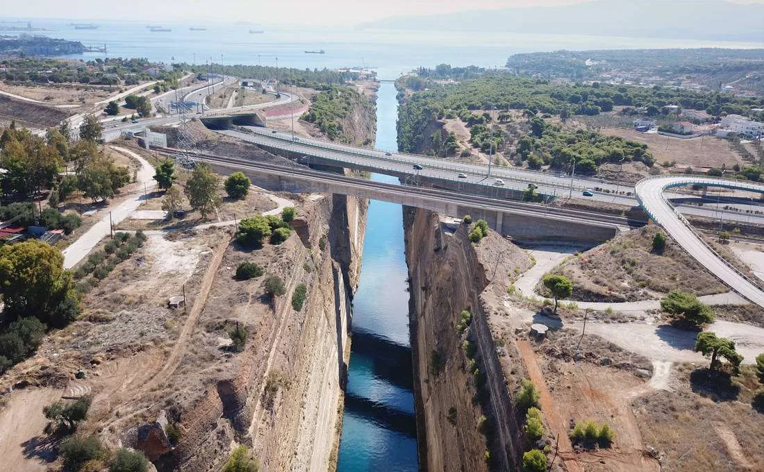 Ισθμός: «Θρίλερ» με άνδρα που προσπάθησε να πέσει από την γέφυρα