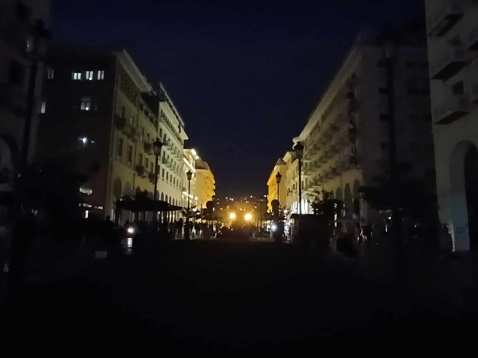 Καλαμαριά: Βαριά καταγγελία -Ο ΔΕΔΔΗΕ «βυθίζει» στο σκοτάδι την πόλη