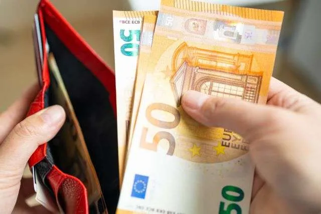 Φθιώτιδα: 53χρονος γιος απειλεί να σκοτώσει τη μητέρα του για χρήματα!