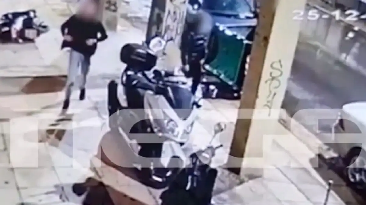 Λιοσίων: Τέσσερα άτομα προκάλεσαν ζημιές σε μηχανές και αυτοκίνητα τα Χριστούγεννα (Βίντεο)