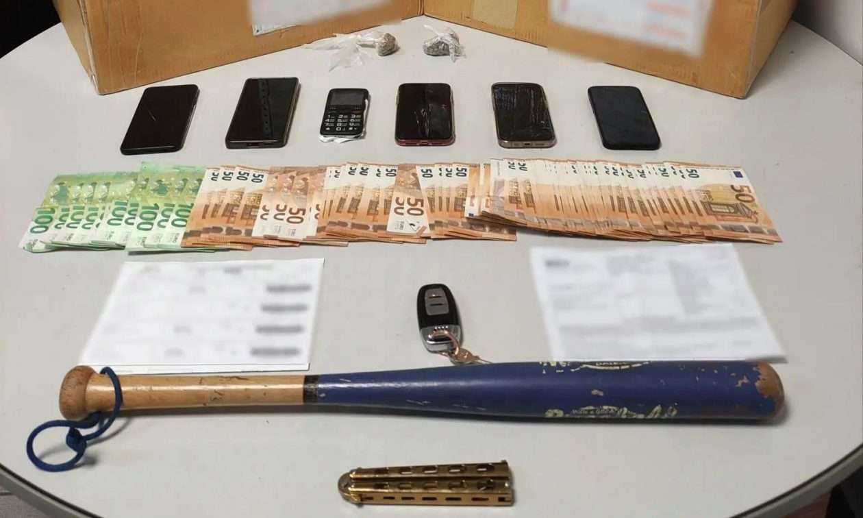 Χειροπέδες σε 4 μέλη εγκληματικής οργάνωσης για ναρκωτικά και όπλα