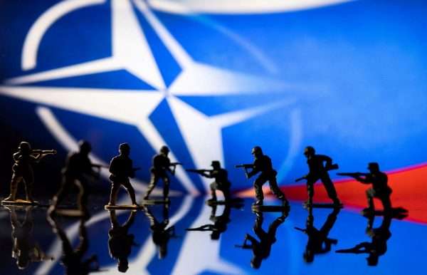 Ο Ρούτε στρώνει τον δρόμο για νέους εξοπλισμούς: Προεξοφλεί πόλεμο ΝΑΤΟ – Ρωσίας
