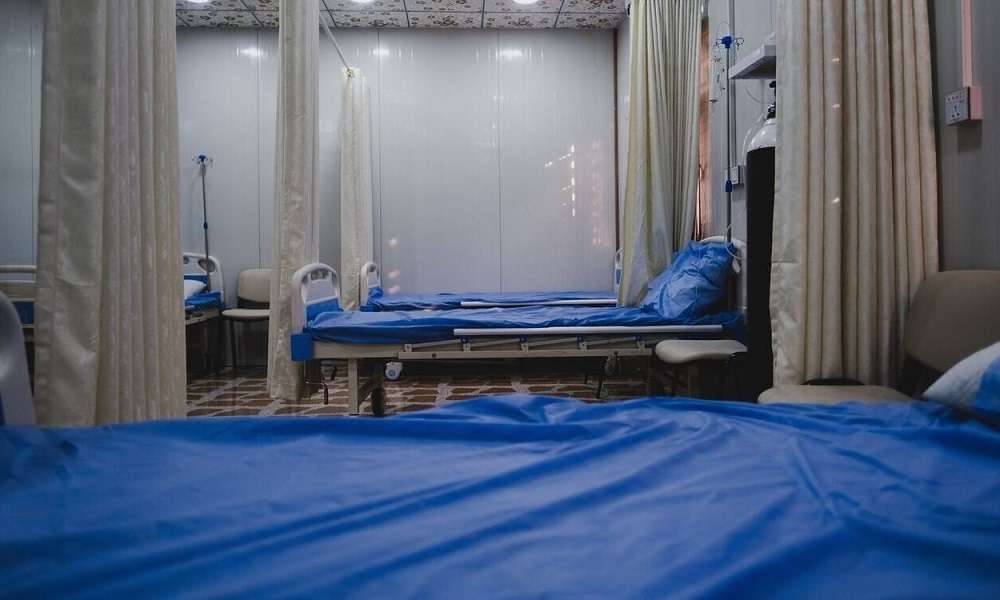 Μεσολόγγι – Σε ψυχιατρική μονάδα οδηγήθηκε η γυναίκα που προκάλεσε σοβαρές ζημιές σε καφετέρια