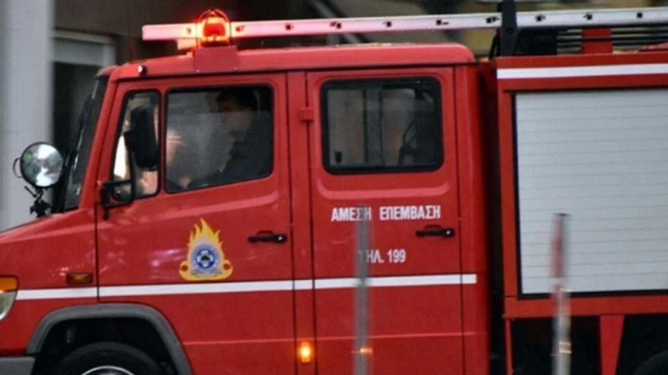 Κόρινθος: ΣΥΝΑΓΕΡΜΟΣ ΓΙΑ ΚΑΠΝΟΥΣ σε κτίριο – Άμεση κινητοποίηση της Πυροσβεστικής