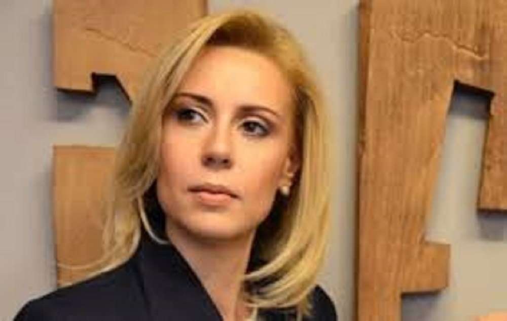 Ζωή Ρούσσου – Αποχωρεί από τη Νέα Δημοκρατία λόγω της διαγραφής Σαμαρά