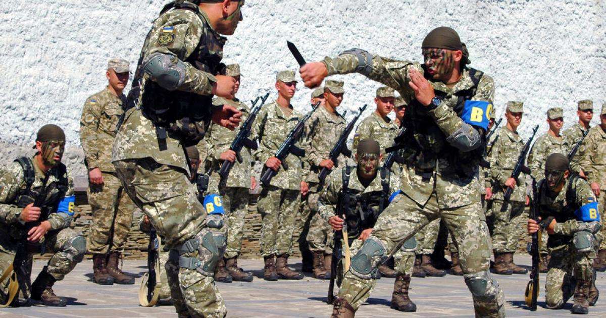 Ο Βρετανός υπουργός Άμυνας λέει ότι οι βρετανικές δυνάμεις θα μπορούσαν να σταλούν στην Ουκρανία για εκπαίδευση