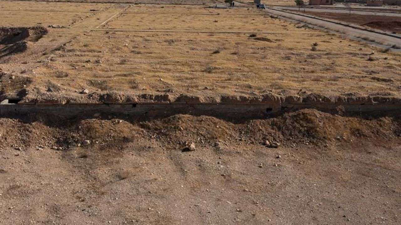 Βρέθηκαν ομαδικοί τάφοι με 31 σορούς στην πόλη Ντέρα της Συρίας!