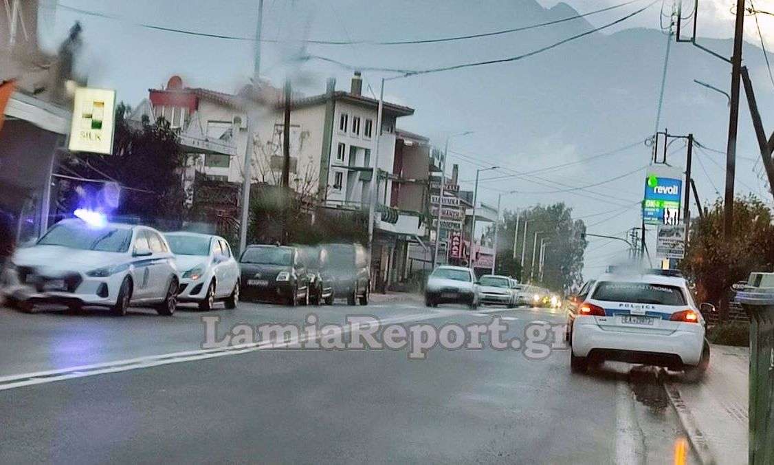 Λαμία: Μηχανάκι χτύπησε και εγκατέλειψε κοπέλα