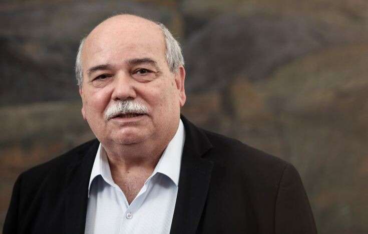 «Εμφύλιος» στην αριστερά: Προσχήματα Βούτση για αμυντικές δαπάνες και «μπακαλίστικη» συνένωση με ΣΥΡΙΖΑ