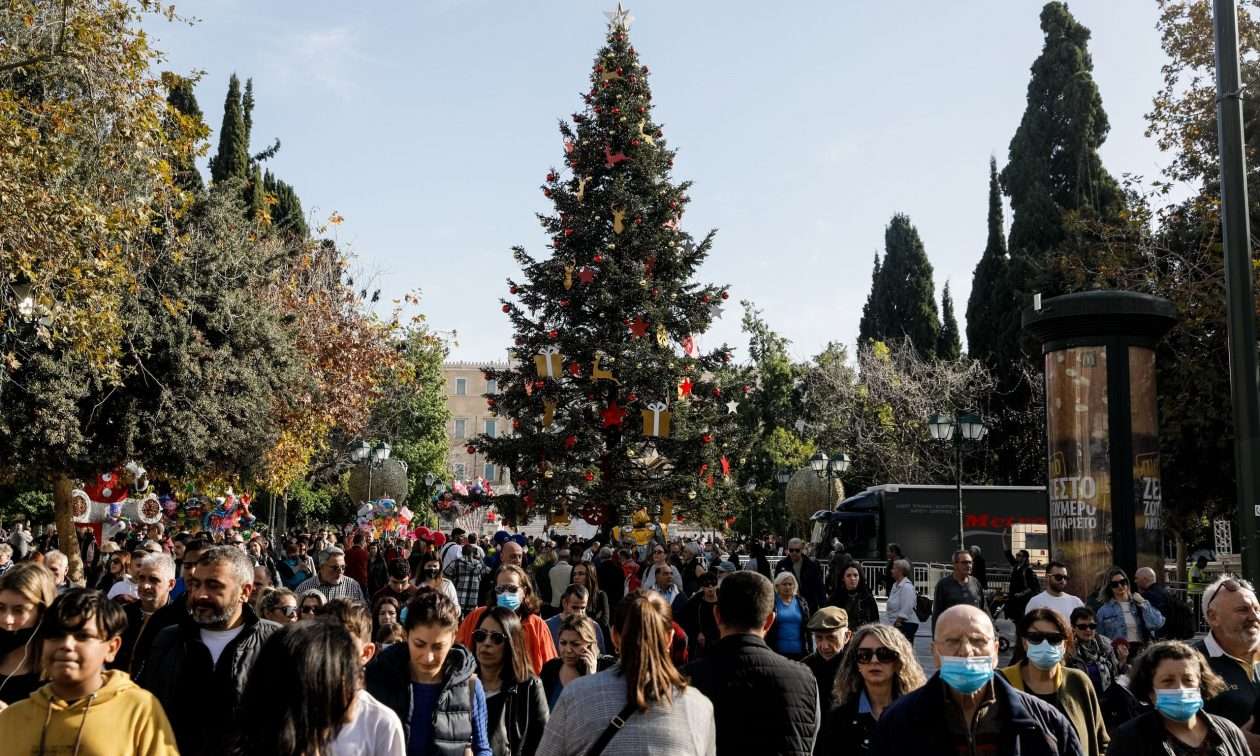«Βρέχει» λεφτά τον Δεκέμβριο: Πότε καταβάλλονται συντάξεις, δώρο Χριστουγέννων, επιταγή ακρίβειας