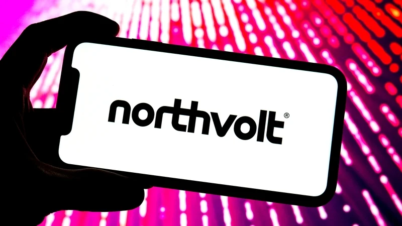 Η Northvolt θα παραμείνει σε λειτουργία, ενώ θα αναζητά οικονομική διάσωση
