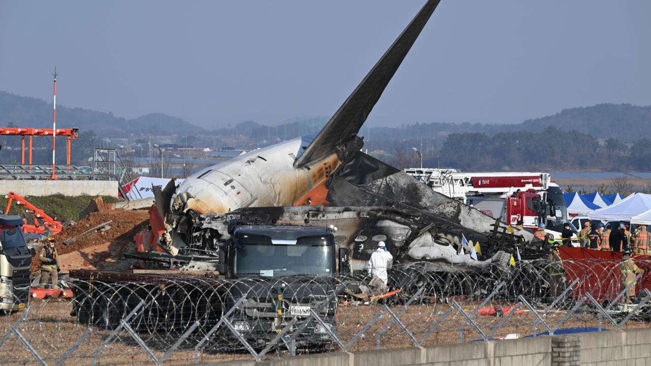 Το καταγραφικό πτήσης της Jeju Air σταμάτησε να λειτουργεί 4 λεπτά πριν από τη συντριβή του αεροπλάνου